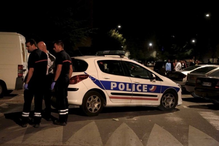 napad na dzamiju u francuskoj
