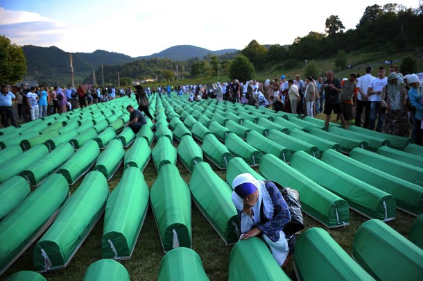 ANALIZA: Krvavi datum koji opominje: Ko je kriv za Srebrenicu? 6 dzenaza