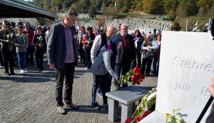 Iz Zagreba 340 mladih u posjeti Memorijalnom centru Potočari 1 340