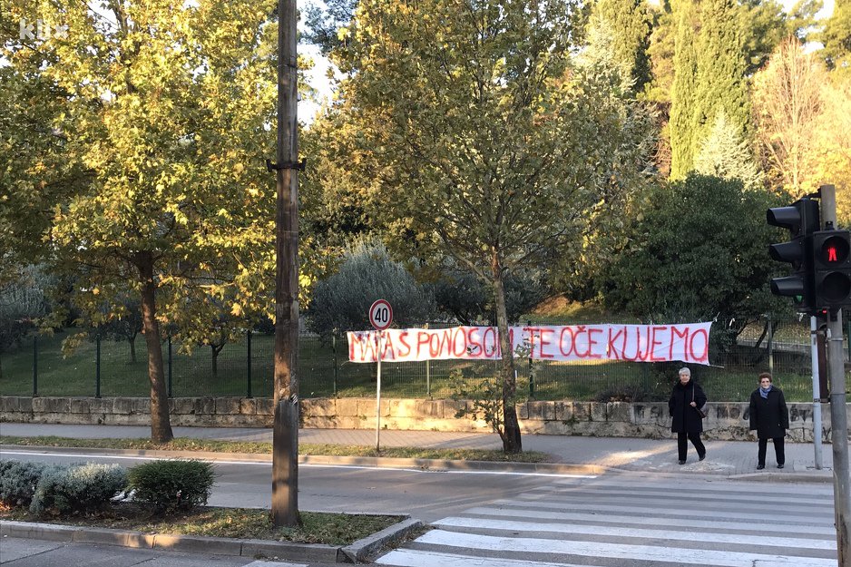SRAMNO: U Hrvatskoj osvaula poruka podrške ratnom zločincu (FOTO) 1