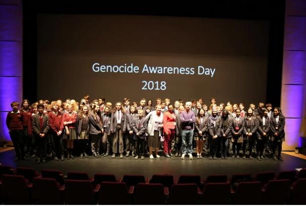 Britanski učenici uče o genocidu u Srebrenici, svoju životnu priču podijelio Kemal Pervanić 1 Britanci uce o genocidu u Srebrenici