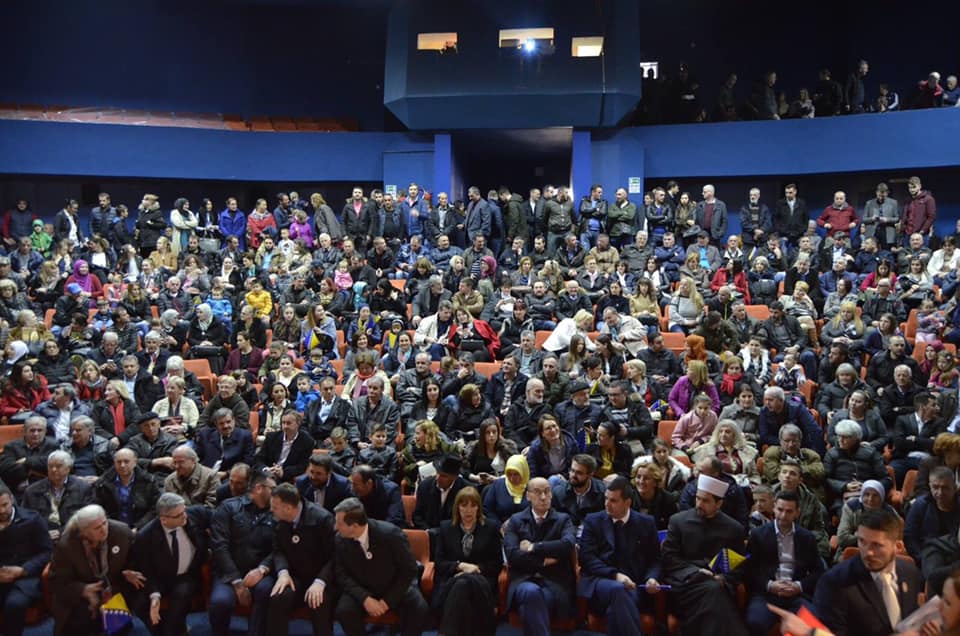 53421340 10216154615009595 6523501362037129216 n