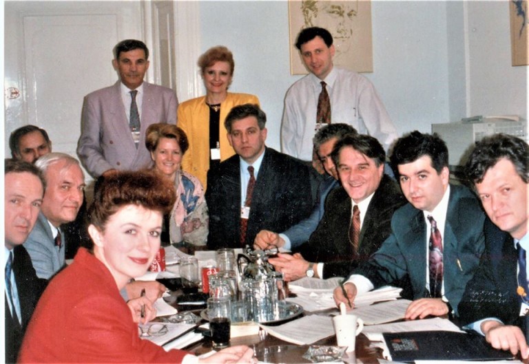DUYCEKZWAAApjGU-768x529
