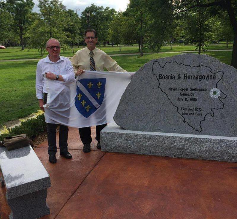Kanadski parlamentarac odao počast žrtvama genocida u Srebrenici 1 Emir Ramic i Brian Masse