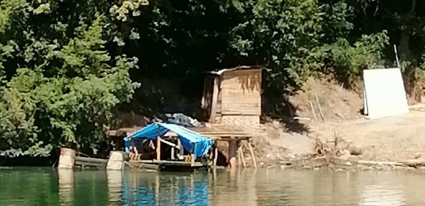 Srebreničanina tjeraju sa jezera Perućac, pop poručio: "Džabe zovete policiju, ovo je Republika Srpska" 2 5658c439343178607f249c12c436759e