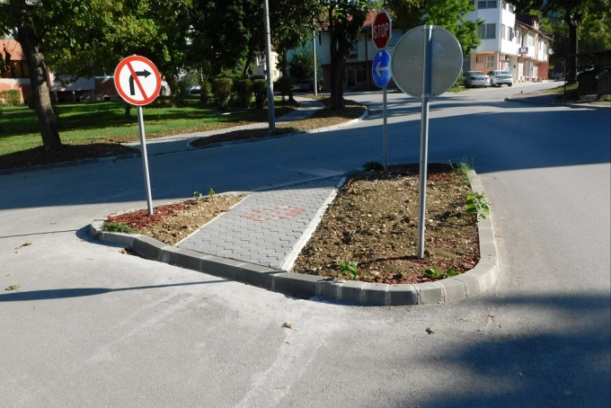 680 Vogosca Pjesacka staza izbrisala cvijet Srebrenice 3