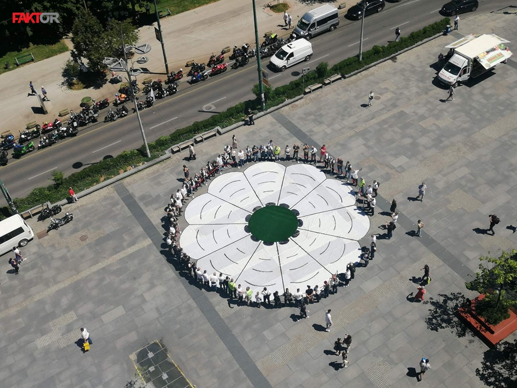 8298288640c6784c04f173c535134173