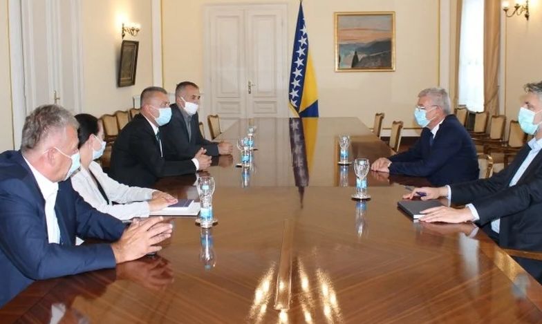 Dodik obećao Plenkoviću da neće rušiti kuće Hrvata u BiH: A šta je sa bošnjačkim kućama u Kozarcu? 1 Clipboard01