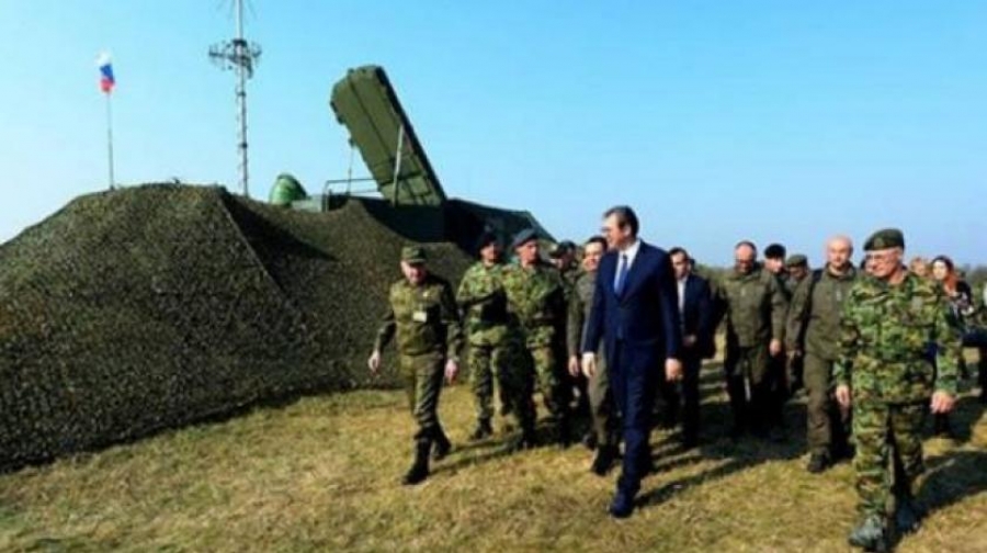 vucic-u-cudu-nakon-sto-je-vidio-rusko-oruzje-cini-mi-se-kao