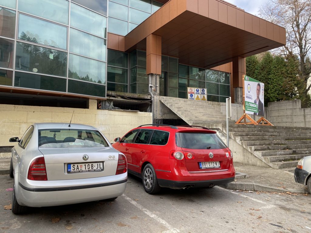 Srbijanska invazija: Grujičićevi punktovi na ulazu u BiH, stotine auta na mostu u Skelanima 1 sabac 2048x1536 1