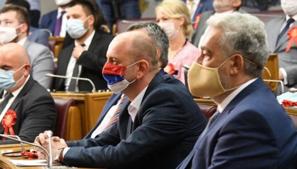 negator-genocida-u-srebrenici-na-celu-skupstine-u-crnoj-gori-ddddddddddd_5fdb9f3ea9645