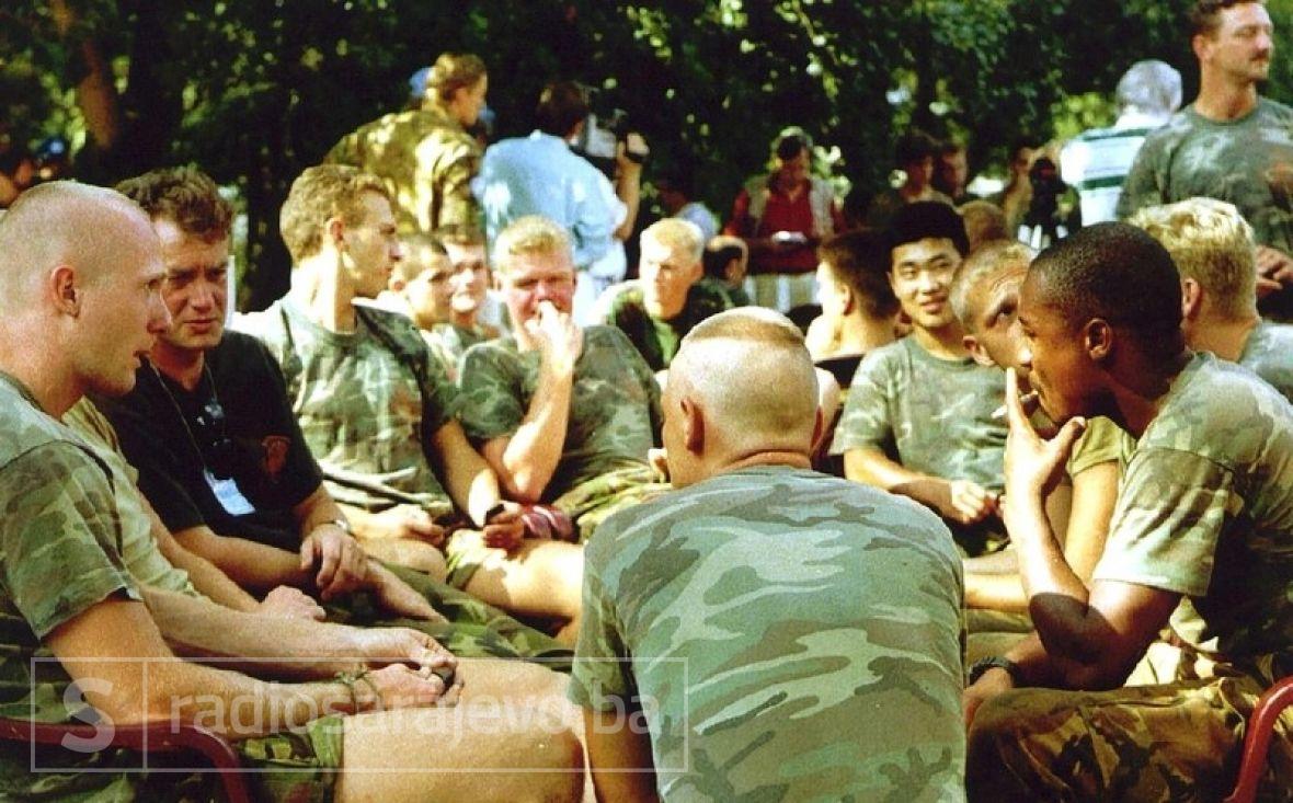 dutchbat_nizozemski_holandski_un_vojnici_srebrenica_potocari_16juli1995_EPAEFE