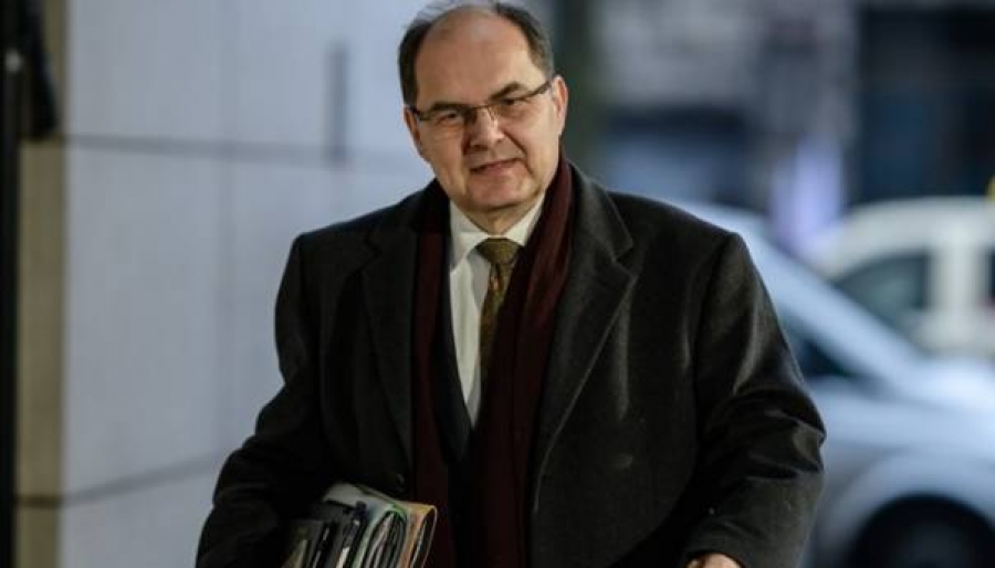 VISOKI PREDSTAVNIK IPAK (NIJE) ODUSTAO: Schmidt namjerava nametnuti Izborni zakon nakon izbora? 4 kanada podrzala christiana schmidta za poziciju visokog pre