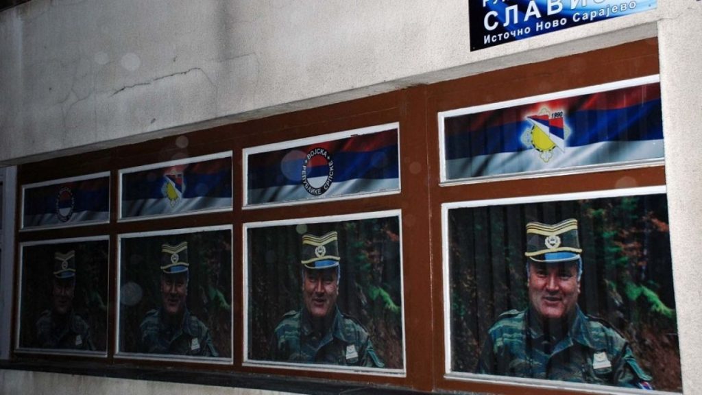 Gradonačelniče Ćosić, kada ćete ukloniti spomen-ploču Ratku Mladiću na Vracama? 1 ratko mladic provokacija istocno novo sarajevo srna