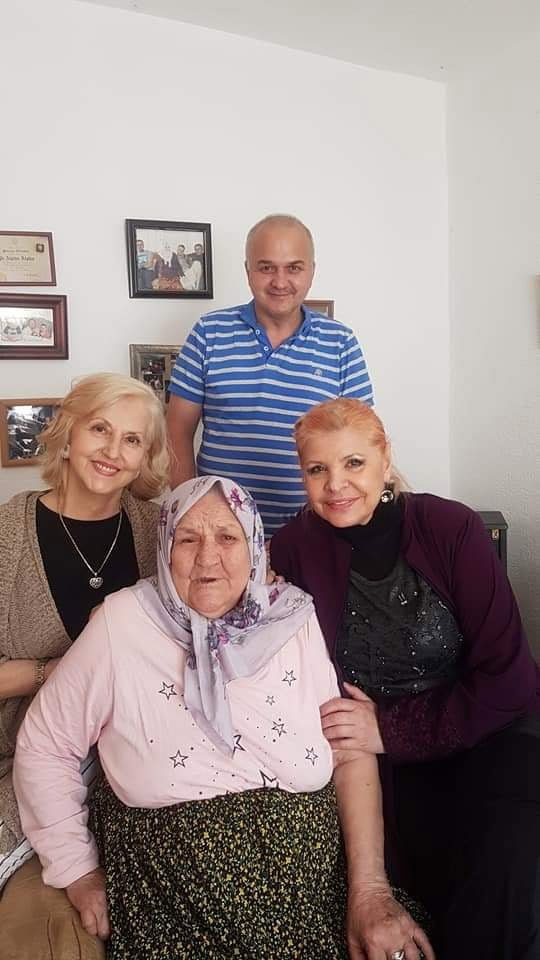 EMOTIVNO JE BILO: LEGENDARNA HANKA PALDUM OBRADOVALA NANU FATU ZA BAJRAM 1 E4A26C1F 9756 460E BDA4 BCE093C1612A