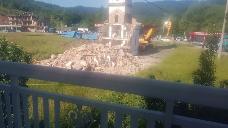 AAC3D643 52FF 44B3 BFAB 826D25C01BF4