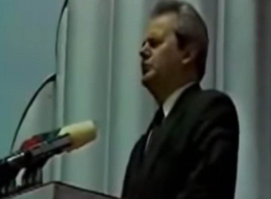 DRAŠKOVIĆ SASUO ISTINU NACIJI U LICE: "Govori se da Vučić mora da sačuva Kosovo, jer će izgubiti glavu. Jedna STRAHOVITA PROPAGANDA, narod ŽIVI U LAŽI..." 2 milosevic