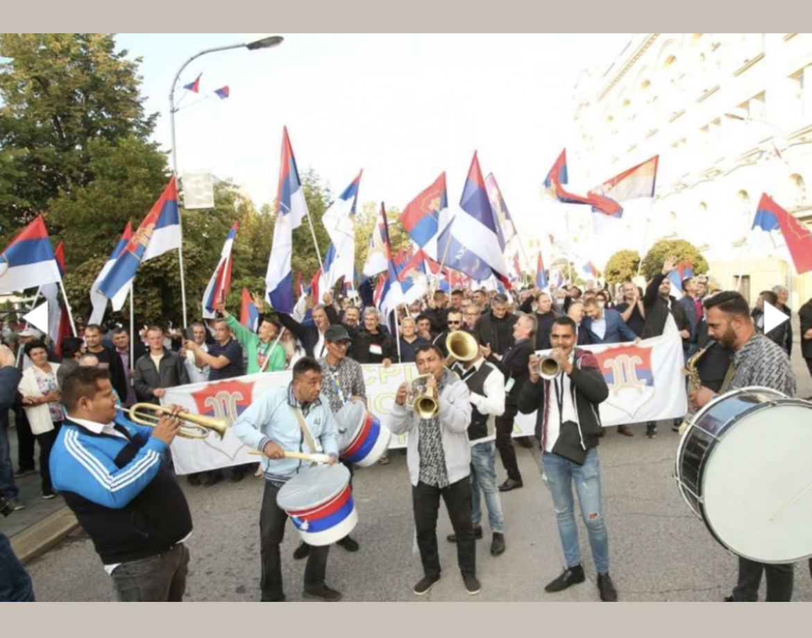 NAJVEĆI DO SADA MITING PROTIV DODIKA I NJEGOVE VLASTI: Građani napunili Trg Krajine, poznati su i zahtjevi... (FOTO) 2 5D217CAF 59FA 46AB 9A95 458749661662