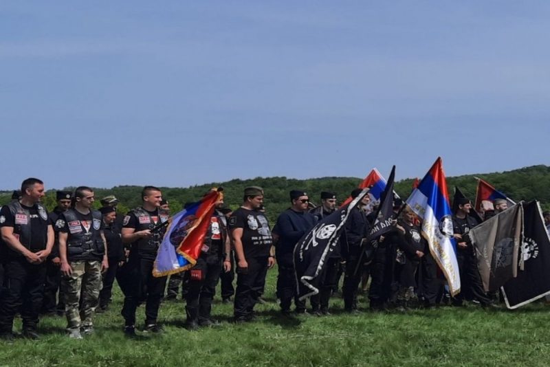 Četnici se okupili na Ravnoj Gori: Kokarde, slovo 'Z' i podrška Rusiji 2 cetnici na ravnoj gori birn 1