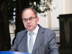 NESLAVAN KRAJ ZA VISOKOG PREDSTAVNIKA: Schmidt odlazi u… NESLAVAN KRAJ ZA VISOKOG PREDSTAVNIKA: Schmidt odlazi u...