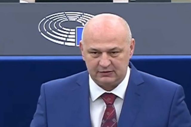 Mislav Kolakušić