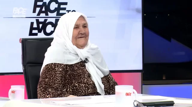 Hadžifejzović- “Nano Fato, imaš nur na licu!” Nana Fata- “Insana je svašta trlilo…” Hadžifejzović- “Nano Fato, imaš nur na licu!” Nana Fata- “Insana je svašta trlilo…”