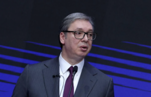 LUDILO U SRBIJI OTIŠLO DO KRAJNJIH GRANICA, VUČIĆEV MRAK SE ŠIRI: Pogledajte šta radi novinarima Vučić bijesan na Hrvatsku: ‘Divljaštvo nezabilježeno u EU!‘