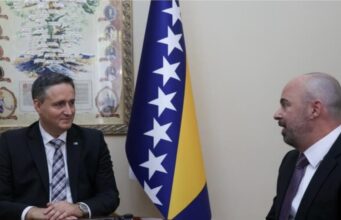 PALA ODLUKA O JUŽNOJ INTERKONEKCIJI I NATO PUTU: Bećirović prelomio u razgovoru s diplomatama SAD – evo šta čeka BiH nakon izbora!