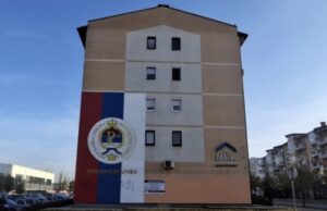 POLICIJA NA NOGAMA U ISTOČNOM SARAJEVU: Na muralu sa srpskom zastavom osvanuo natpis!