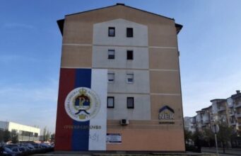 POLICIJA NA NOGAMA U ISTOČNOM SARAJEVU: Na muralu sa srpskom zastavom osvanuo natpis!