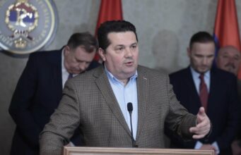 SKANDALOZNE UVREDE NENADA STEVANDIĆA: Konakoviću poručio da će proći kao “El-Mudžahedin”, Dodik se smijao…(VIDEO)