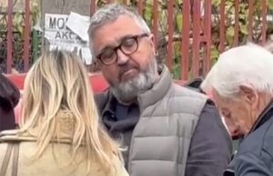 NEUGODNO NA BIRAČKOM MJESTU U BEOGRADU: Pogledajte kako su građani dočekali radikala Dragana Vučićevića